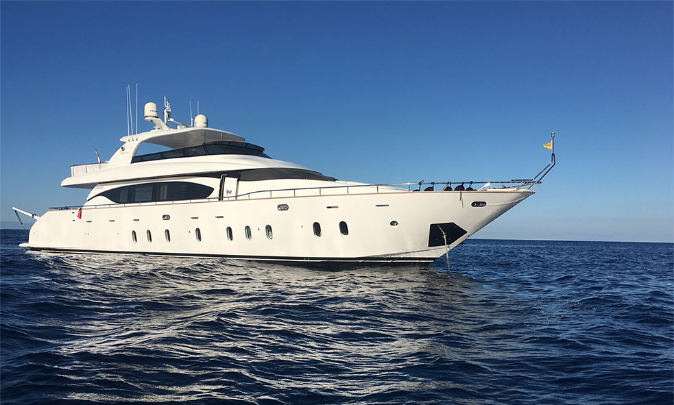 m/y gulu yacht for sale on sea
